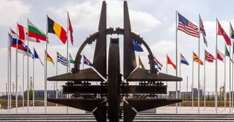 NATO khẩn cấp thực hiện 3 bước đi để tự vệ trước Nga