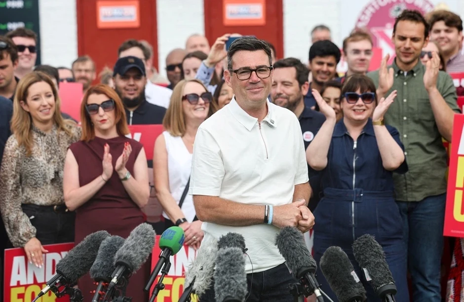 Những điều cần biết về Andy Burnham - ứng viên số một cho ghế Thủ tướng Anh Những điều cần biết về Andy Burnham - ứng viên số một cho ghế Thủ tướng Anh