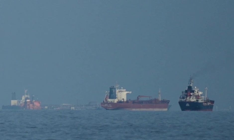 Nỗi lo khiến các tàu vẫn ngần ngại đi qua eo biển Hormuz Nỗi lo khiến các tàu vẫn ngần ngại đi qua eo biển Hormuz