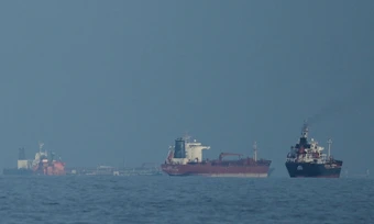 Nỗi lo khiến các tàu vẫn ngần ngại đi qua eo biển Hormuz