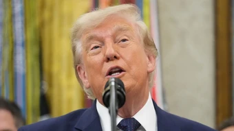 Ông Trump nguy cơ khuấy 'bão chính trị' vì tấm thẻ đỏ của Balogun - Báo TinVina