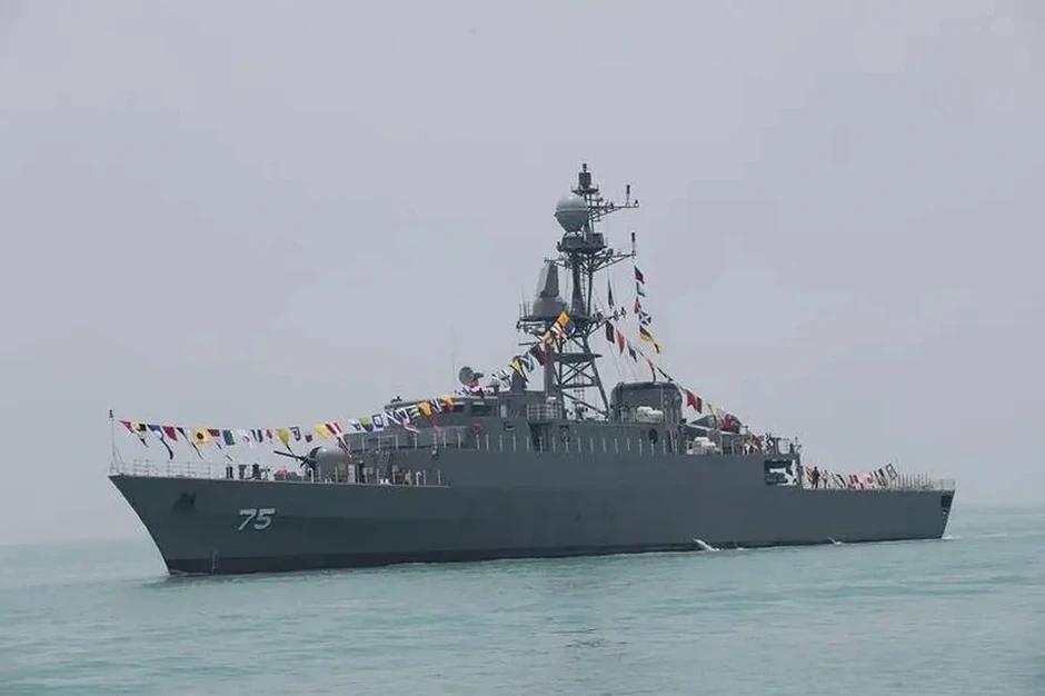 Tàu ngầm Mỹ đánh chìm chiến hạm Iran: Dấu hiệu xung đột lan khỏi Trung Đông Tàu ngầm Mỹ đánh chìm chiến hạm Iran: Dấu hiệu xung đột lan khỏi Trung Đông
