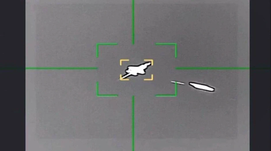 Tên lửa uy lực mới của Iran bắn trúng "tia chớp" tàng hình F-35 Mỹ? Tên lửa uy lực mới của Iran bắn trúng "tia chớp" tàng hình F-35 Mỹ?