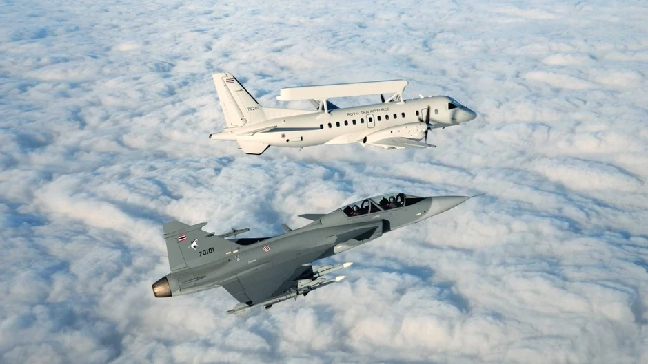 Tiêm kích Gripen sắp đến Ukraine, sát thủ Su-35 Nga đã chờ sẵn: Không chiến nảy lửa, liệu Su-35 có "bóp mũi" JAS-39 dễ dàng? Tiêm kích Gripen sắp đến Ukraine, sát thủ Su-35 Nga đã chờ sẵn: Không chiến nảy lửa, liệu Su-35 có "bóp mũi" JAS-39 dễ dàng?