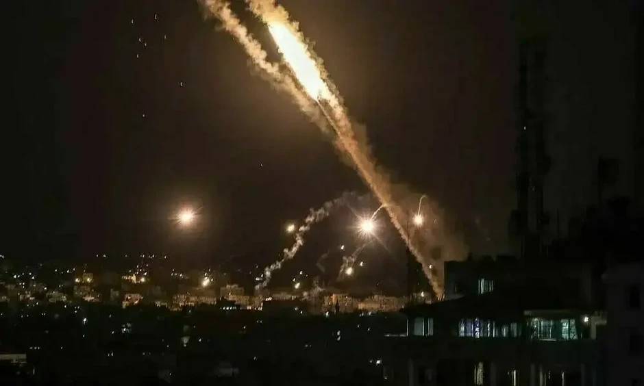 Toàn cảnh xung đột Trung Đông 19/3: Iran phản đòn cực nhanh và dứt khoát, nói là làm - Ngày "rực lửa" ở Vùng Vịnh, căng thẳng leo thang chưa từng có Toàn cảnh xung đột Trung Đông 19/3: Iran phản đòn cực nhanh và dứt khoát, nói là làm - Ngày "rực lửa" ở Vùng Vịnh, căng thẳng leo thang chưa từng có