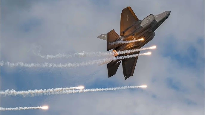 Toàn cảnh xung đột Trung Đông 20/3: Iran tung đòn bất ngờ cho Mỹ - Iran giáng đòn sấm sét vào Israel bằng tên lửa mới nhất, Mỹ chuẩn bị cho kịch bản cực nguy hiểm Toàn cảnh xung đột Trung Đông 20/3: Iran tung đòn bất ngờ cho Mỹ - Iran giáng đòn sấm sét vào Israel bằng tên lửa mới nhất, Mỹ chuẩn bị cho kịch bản cực nguy hiểm