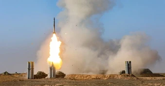 Ukraine lần đầu phóng tên lửa đạn đạo, S-400 Nga bắn hạ luôn và ngay: Vũ khí mới của Ukraine vừa ra quân đã thất bại