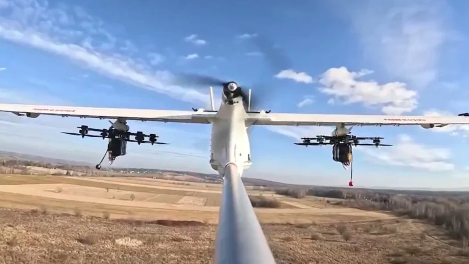 Ukraine triển khai chiến thuật “tàu mẹ” UAV nhằm khiến đối phương khó trở tay Ukraine triển khai chiến thuật “tàu mẹ” UAV nhằm khiến đối phương khó trở tay