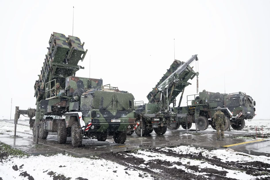 Vì sao các nước hậu thuẫn Ukraine không muốn chia sẻ tên lửa Patriot? Vì sao các nước hậu thuẫn Ukraine không muốn chia sẻ tên lửa Patriot?