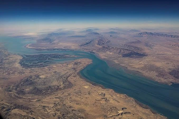 Vì sao Mỹ - Iran rơi vào thế "bất phân thắng bại" ở Hormuz? Vì sao Mỹ - Iran rơi vào thế "bất phân thắng bại" ở Hormuz?