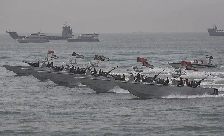 Xung đột Trung Đông: Hải quân Iran dàn trận bất thường ở eo biển Hormuz, thẳng tay bác bỏ tuyên bố xóa sổ của ông Trump - Mỹ có kế hoạch ném bom "chớp nhoáng và dữ dội", Iran sẵn sàng đáp trả cực rắn Xung đột Trung Đông: Hải quân Iran dàn trận bất thường ở eo biển Hormuz, thẳng tay bác bỏ tuyên bố xóa sổ của ông Trump - Mỹ có kế hoạch ném bom "chớp nhoáng và dữ dội", Iran sẵn sàng đáp trả cực rắn