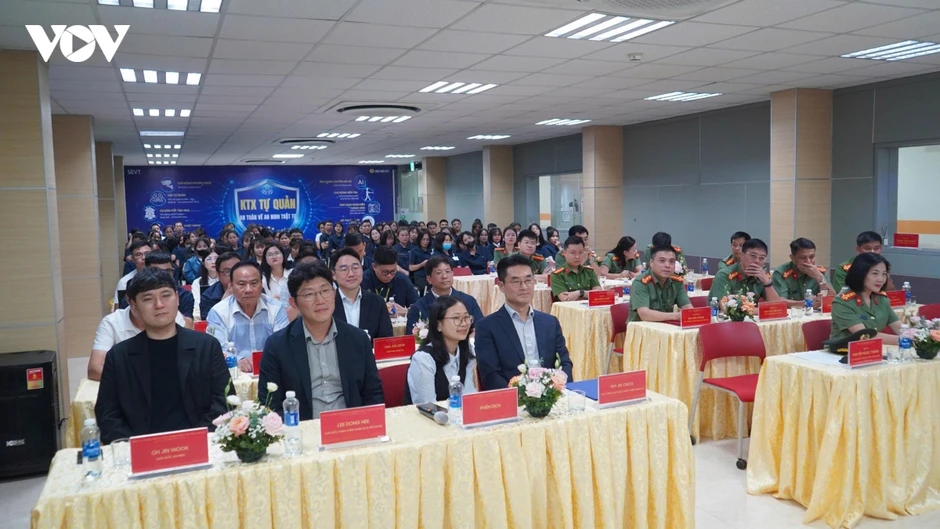 “Gần dân nhất” để xây dựng phong trào toàn dân bảo vệ an ninh Tổ quốc “Gần dân nhất” để xây dựng phong trào toàn dân bảo vệ an ninh Tổ quốc