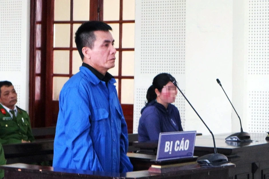 “Gọi” vợ về nhà bằng dao, người đàn ông lĩnh án “Gọi” vợ về nhà bằng dao, người đàn ông lĩnh án