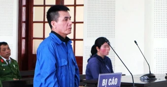 “Gọi” vợ về nhà bằng dao, người đàn ông lĩnh án