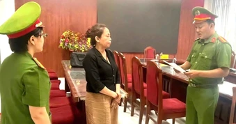 “Nổ” có nguồn đất tái định cư giá rẻ, người phụ nữ chiếm đoạt 7,7 tỷ đồng