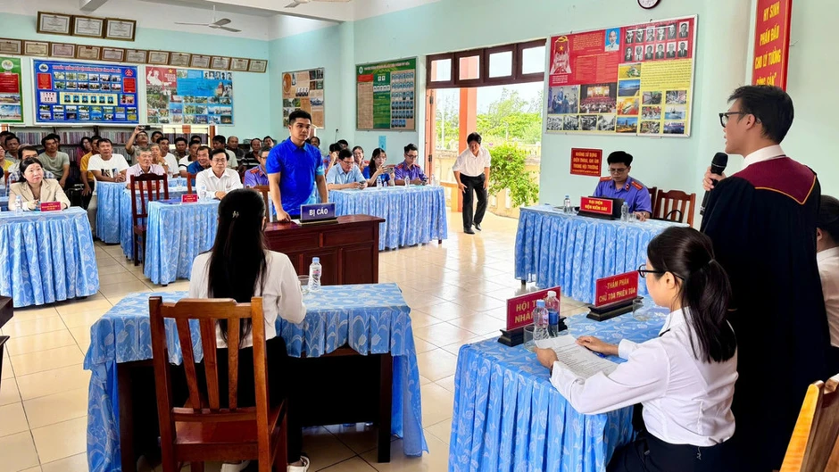 “Phiên tòa giả định” tuyên truyền pháp luật về chống khai thác IUU “Phiên tòa giả định” tuyên truyền pháp luật về chống khai thác IUU