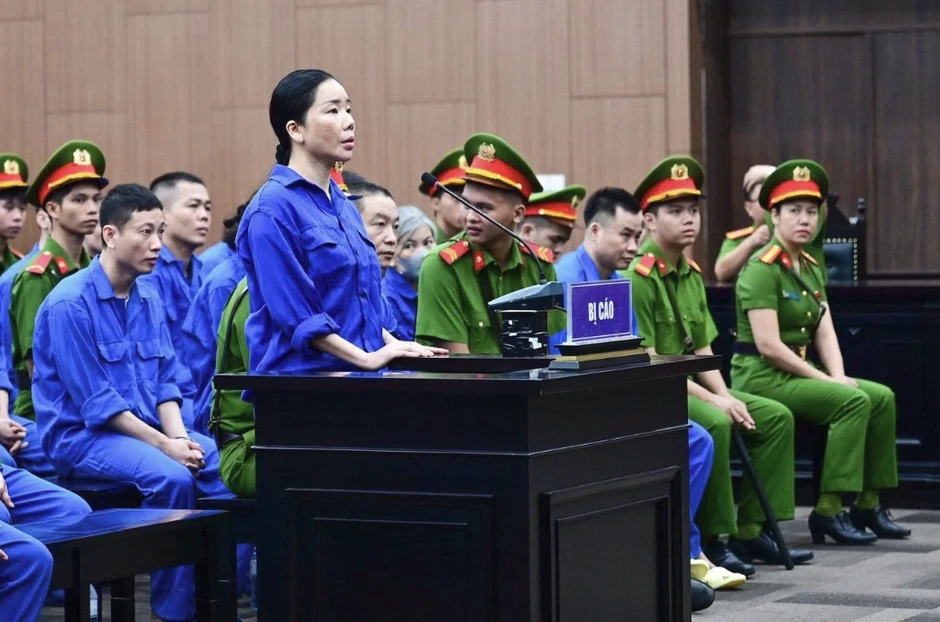 "Chạy" bệnh án tâm thần cho chồng, vợ DJ Thái Hoàng bị đề nghị đến 3 năm tù "Chạy" bệnh án tâm thần cho chồng, vợ DJ Thái Hoàng bị đề nghị đến 3 năm tù