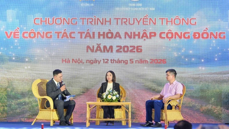 "Đi về hướng bình minh"- niềm tin dẫn lối về tương lai tươi sáng "Đi về hướng bình minh"- niềm tin dẫn lối về tương lai tươi sáng