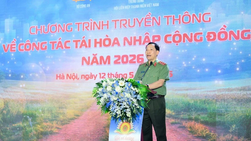 "Đi về hướng bình minh"- niềm tin dẫn lối về tương lai tươi sáng "Đi về hướng bình minh"- niềm tin dẫn lối về tương lai tươi sáng