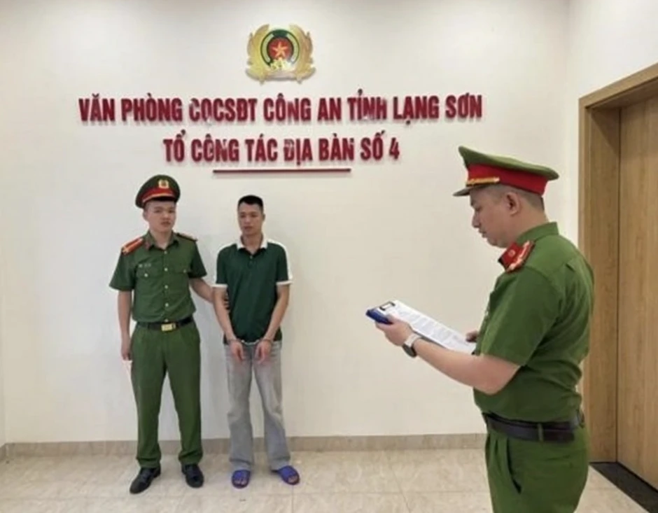 "Giải quyết" mâu thuẫn, 5 đối tượng gây náo loạn quán karaoke "Giải quyết" mâu thuẫn, 5 đối tượng gây náo loạn quán karaoke