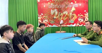"Sống ảo" quá đà, nhóm thanh thiếu niên bị công an mời làm việc
