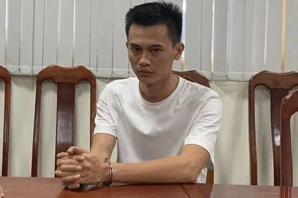 "Trùm buôn siêu xe" Phan Công Khanh hầu tòa "Trùm buôn siêu xe" Phan Công Khanh hầu tòa