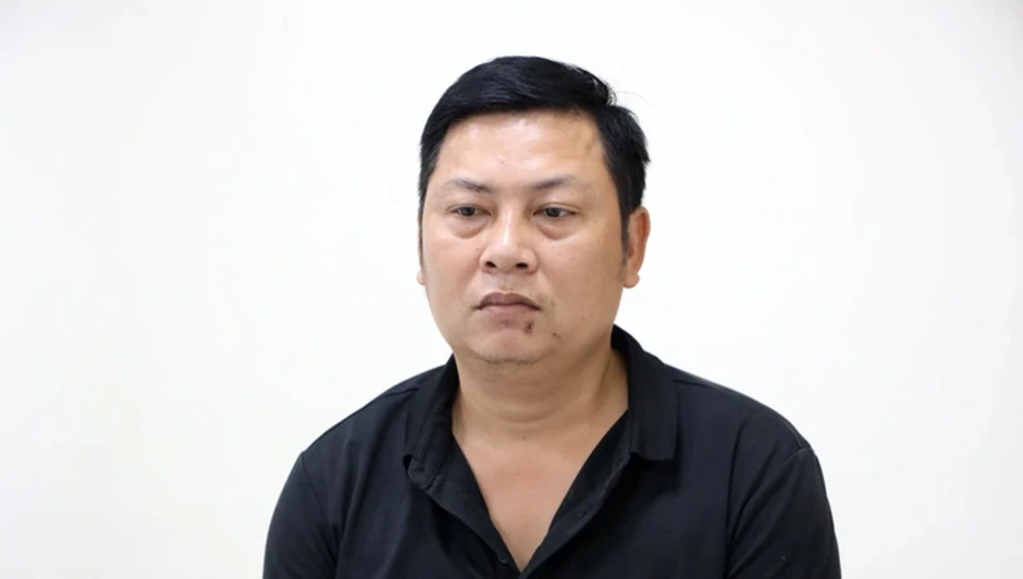 "Trùm" buôn lậu ở Tây Ninh ra đầu thú sau một năm trốn truy nã tại TPHCM