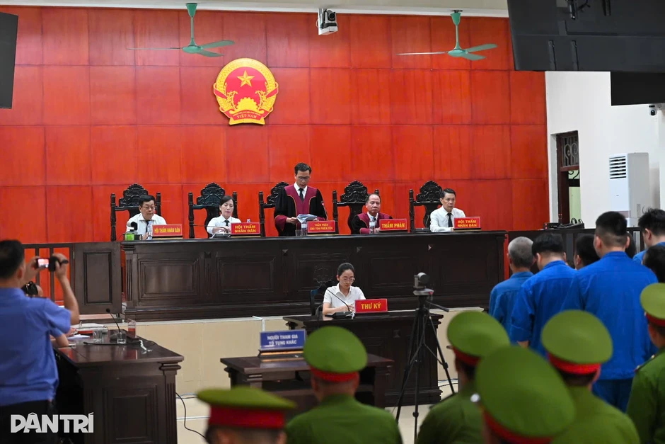 "Trùm" ma túy Bùi Đình Khánh bị tuyên phạt tử hình "Trùm" ma túy Bùi Đình Khánh bị tuyên phạt tử hình