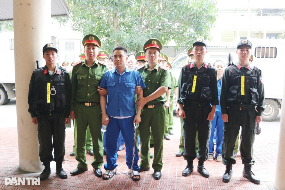 "Trùm" ma túy Bùi Đình Khánh được dẫn giải tới tòa