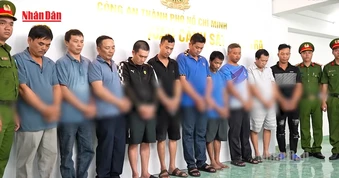 [Video] 35 đối tượng mang hơn 2,4 tấn Xyanua từ Campuchia vào Việt Nam tiêu thụ
