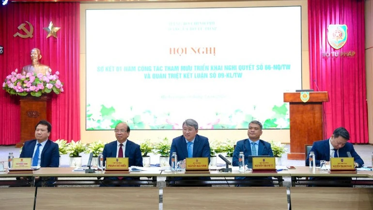 “Vượt khung” tư duy, mở lối cho thể chế phát triển