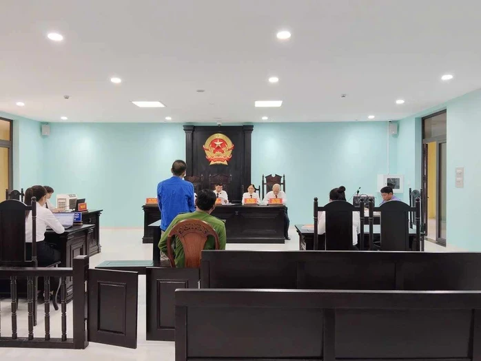 “Yêu râu xanh” hiếp dâm bé gái dưới 10 tuổi “Yêu râu xanh” hiếp dâm bé gái dưới 10 tuổi