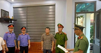 1 hiệu trưởng ở Quảng Trị bị tạm giam để điều tra nhận hối lộ