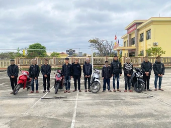 11 thanh thiếu niên đi xe máy chém người ở Quảng Trị