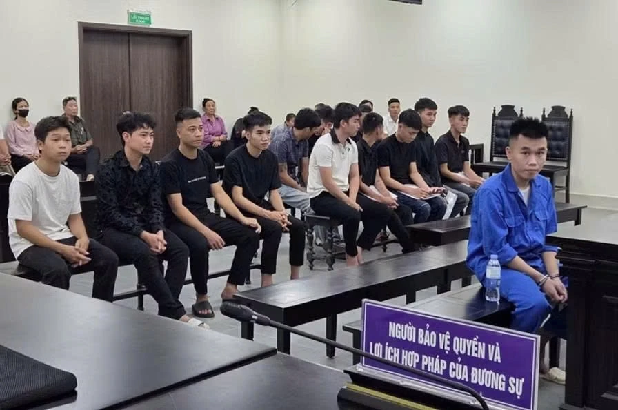15 đối tượng mạo nhận đệ tử sư thầy Thích Tuệ Hải để bán "thần dược" giả 15 đối tượng mạo nhận đệ tử sư thầy Thích Tuệ Hải để bán "thần dược" giả