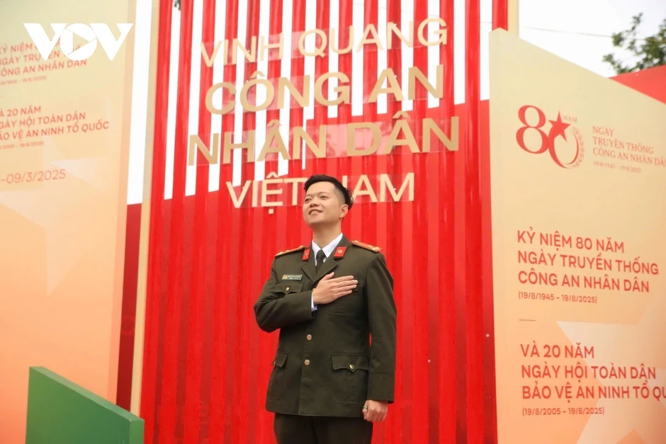 15 năm gắn bó công tác đoàn: Ngọn lửa nhiệt huyết của cán bộ công an tiêu biểu 15 năm gắn bó công tác đoàn: Ngọn lửa nhiệt huyết của cán bộ công an tiêu biểu