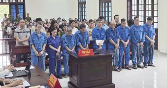 17 bị cáo hầu tòa trong vụ Đồ hộp Hạ Long dùng hơn 197 tấn thịt lợn dịch tả