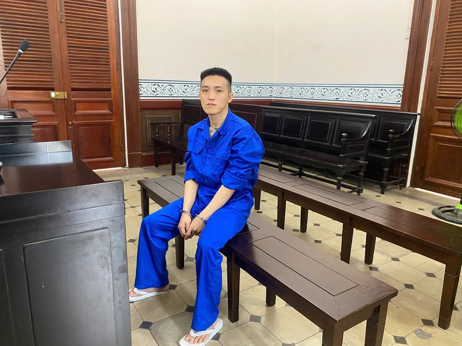 19 năm tù cho gã trai ném bạn gái từ mái nhà xuống đất vì ghen tuông 19 năm tù cho gã trai ném bạn gái từ mái nhà xuống đất vì ghen tuông