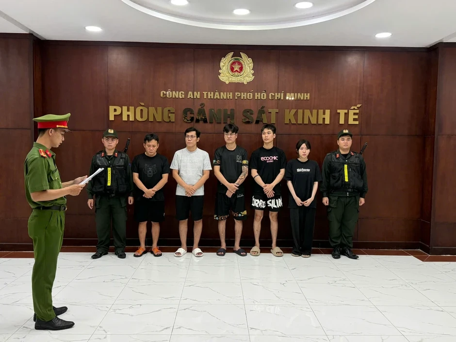 2 anh em ruột cùng 3 người khác bị bắt trong đường dây bán khí cười 20 tỉ đồng 2 anh em ruột cùng 3 người khác bị bắt trong đường dây bán khí cười 20 tỉ đồng