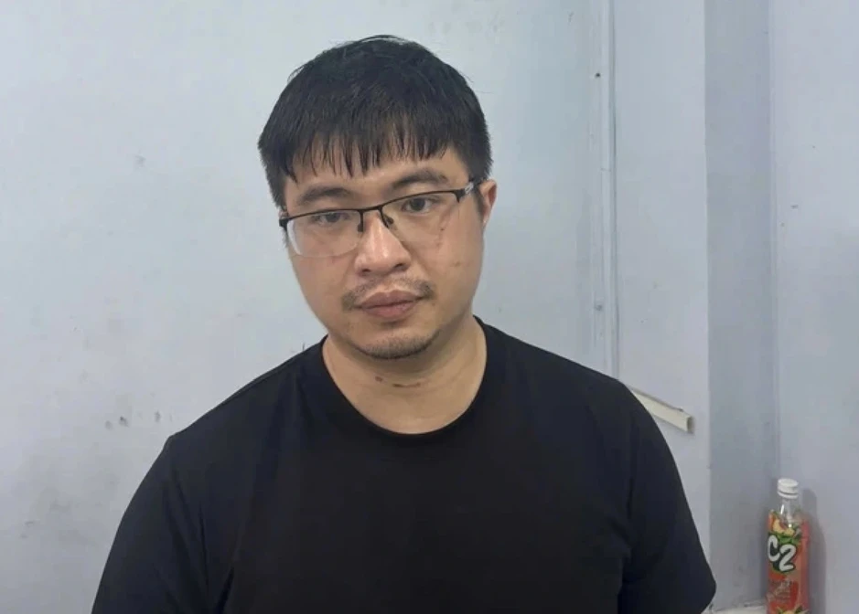 2 cựu công an giúp Mr.Pips những gì để nhận thù lao tiền tỉ? 2 cựu công an giúp Mr.Pips những gì để nhận thù lao tiền tỉ?