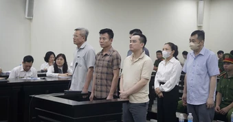 2 cựu giám đốc Xí nghiệp hầu tòa với cáo buộc tham ô tài sản