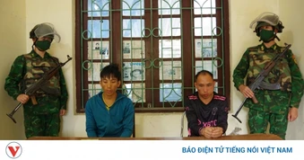 2 đối tượng bị bắt khi đang vận chuyển 15 bánh heroin