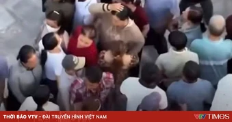 2 giây mất dây chuyền: Thủ đoạn dàn cảnh giật tài sản giữa điểm du lịch đông khách