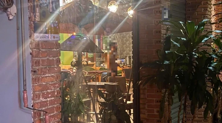 2 ngày cầm dao cố thủ trong quán cà phê, đòi tự sát 2 ngày cầm dao cố thủ trong quán cà phê, đòi tự sát