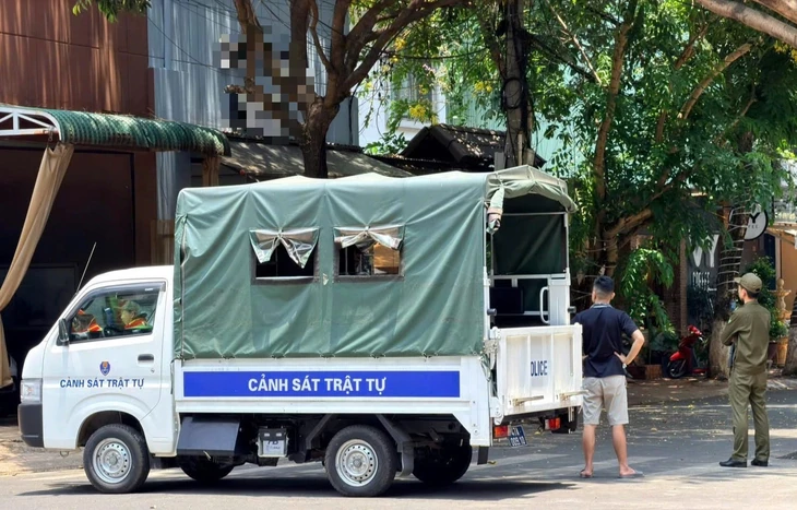 2 ngày cầm dao cố thủ trong quán cà phê, đòi tự sát 2 ngày cầm dao cố thủ trong quán cà phê, đòi tự sát