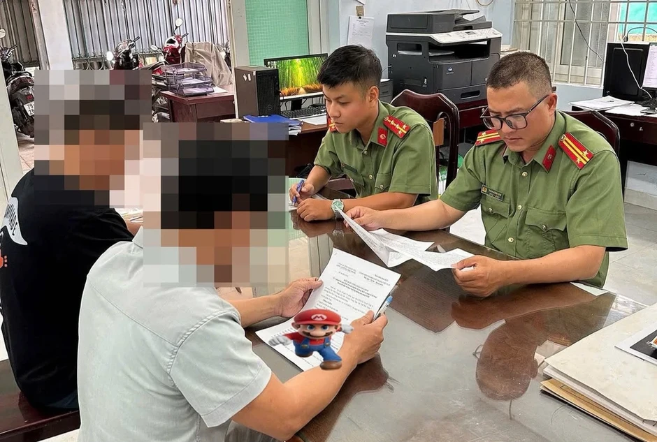 2 người bị xử lý vì đăng thông tin sai sự thật về vụ 1 học sinh lớp 6 bị đánh ở Nha Trang 2 người bị xử lý vì đăng thông tin sai sự thật về vụ 1 học sinh lớp 6 bị đánh ở Nha Trang