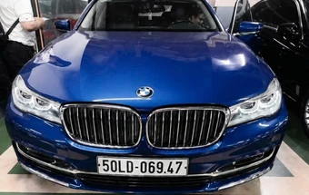 2 xe BMW và Lexus của bà Trương Mỹ Lan giảm giá lần 1