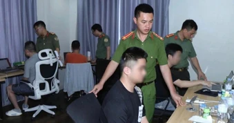 23 người nước ngoài lập nhóm kêu gọi đầu tư chứng khoán, tiền ảo