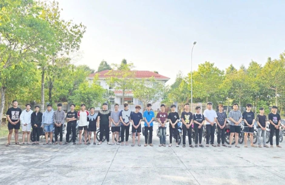 24 'quái xế' gây náo loạn quốc lộ bị khởi tố 24 'quái xế' gây náo loạn quốc lộ bị khởi tố