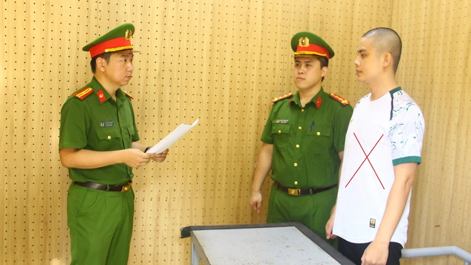 26 tuổi, tạo vỏ bọc “Doanh nhân thành đạt” để lừa đảo hàng tỷ đồng 26 tuổi, tạo vỏ bọc “Doanh nhân thành đạt” để lừa đảo hàng tỷ đồng